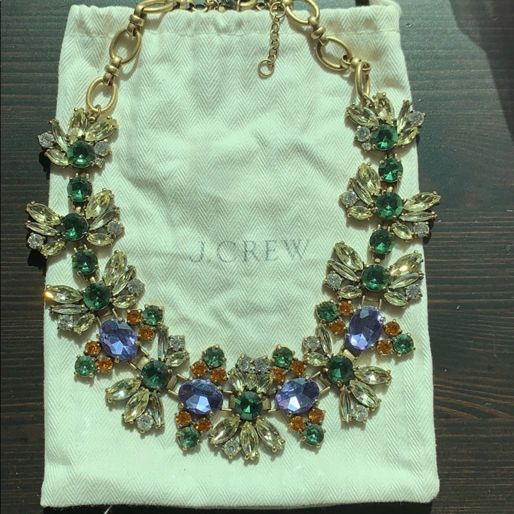 Statement necklace! Perfect for fall!